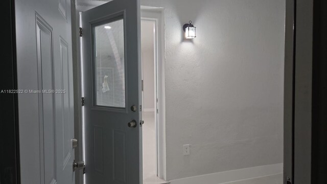 257 E 38th St, Hialeah, FL 33013 - view of corridor