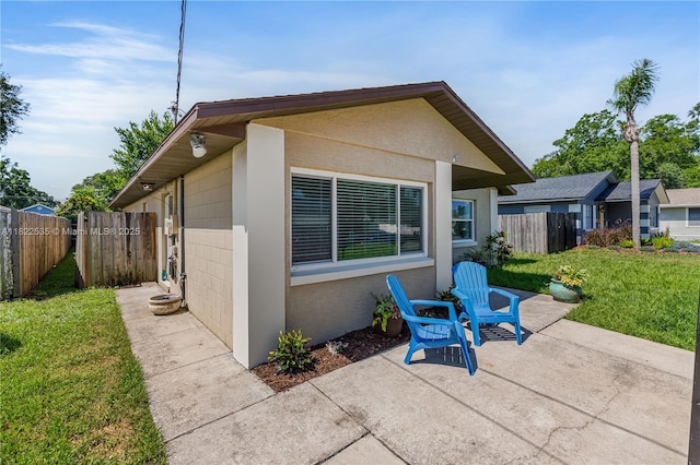 1712 Melvin Ave, Orlando, FL 32806 - view of patio / terrace