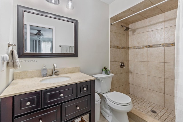 1712 Melvin Ave, Orlando, FL 32806 - full bathroom featuring vanity and tiled shower