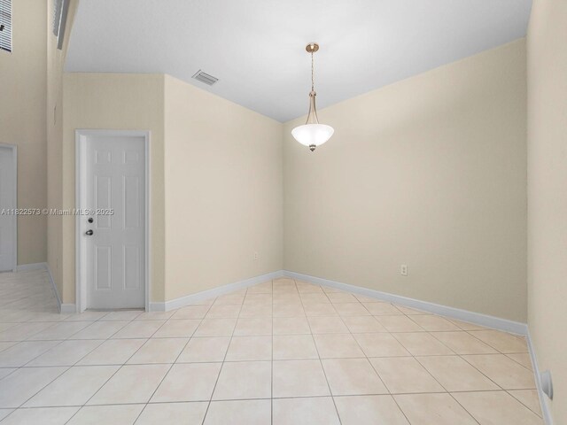 2590 SE 14th St, Homestead, FL 33035 - unfurnished room with light tile patterned floors