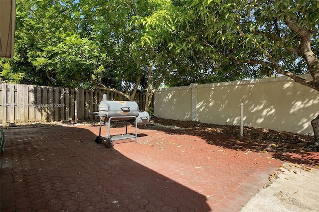 7220 NW 44th Ct, Lauderhill, FL 33319 - view of yard featuring a patio area