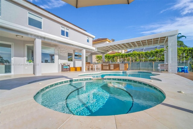 942 Lavender Cir, Weston, FL 33327 - view of pool with a patio area, exterior bar, and a pool with connected hot tub