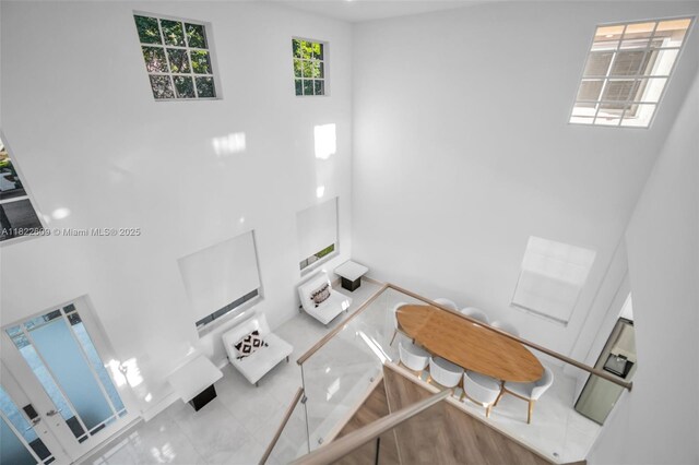 942 Lavender Cir, Weston, FL 33327 - living area featuring a high ceiling