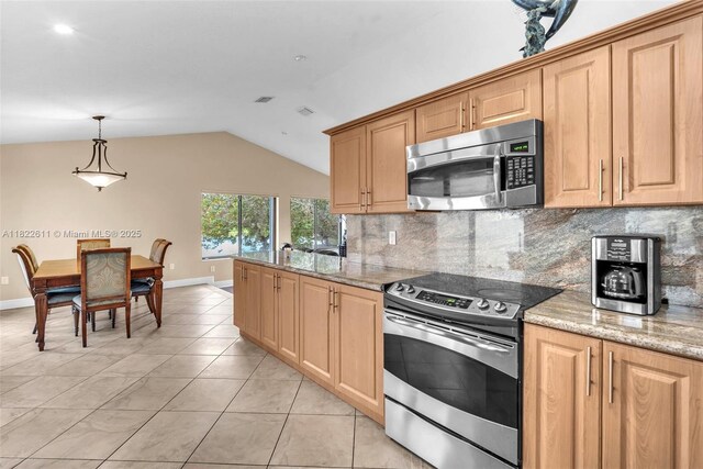566 Village Lake Dr, Weston, FL 33326 - photo 15