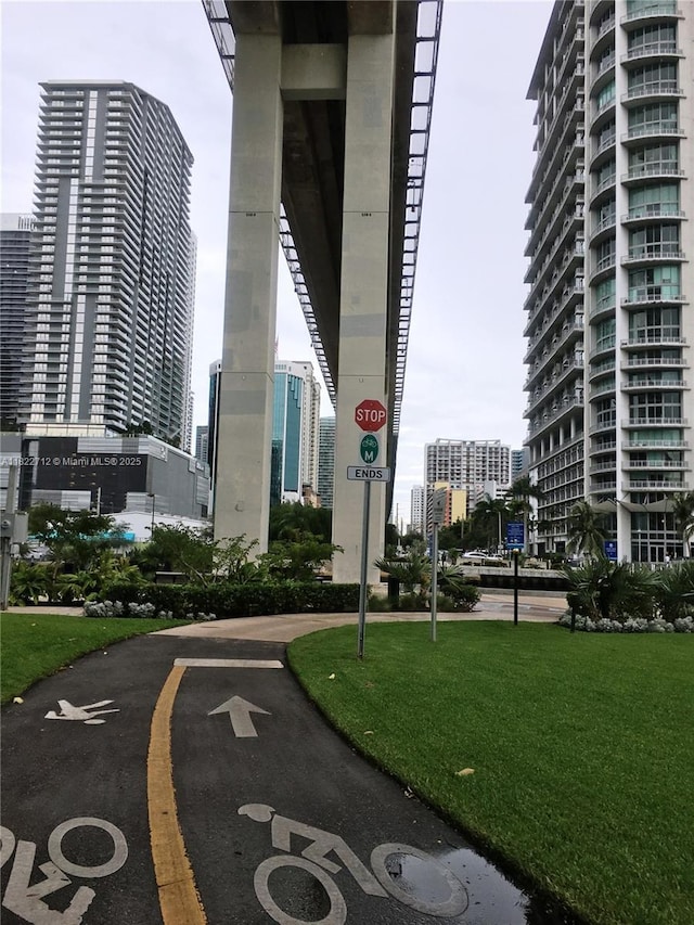 90 SW 3rd St Unit 3010, Miami, FL 33130 - view of community featuring a city view and a yard