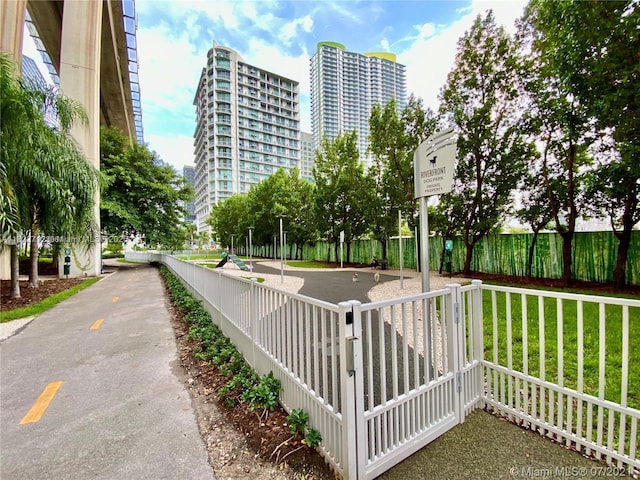 90 SW 3rd St Unit 3010, Miami, FL 33130 - view of home's community featuring a city view