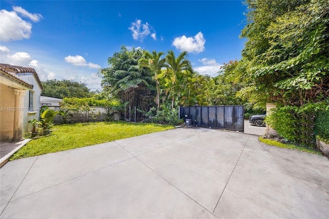 5781 SW 25th St, Miami, FL 33155 - view of patio / terrace