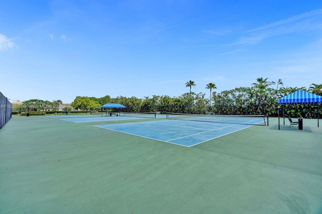 600 Three Islands Blvd Unit 615, Hallandale Beach, FL 33009 - view of tennis court