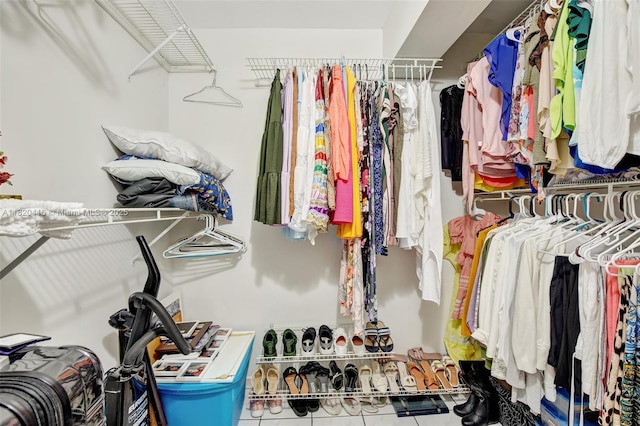 7950 NW 174th Ter, Hialeah, FL 33015 - view of walk in closet