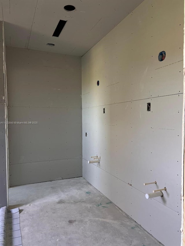 1700 NE 18th St, Fort Lauderdale, FL 33305 - unfurnished room with concrete floors