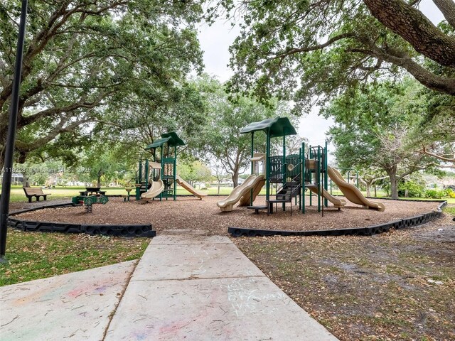 2721 Montevideo Ave, Cooper City, FL 33026 - photo 54