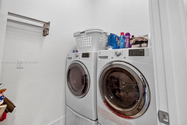 32106 SW 199th Pl, Homestead, FL 33030 - laundry room with washer and clothes dryer