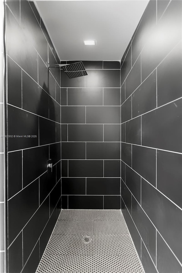 1640 NE 183rd St, North Miami Beach, FL 33179 - bathroom with a tile shower
