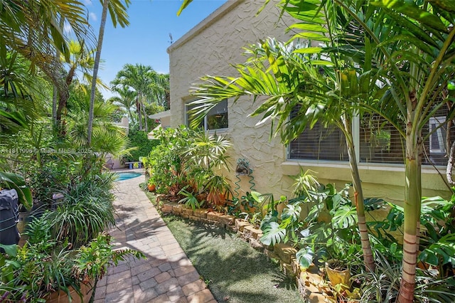 1314 SE 1st Ave, Fort Lauderdale, FL 33316 - view of yard featuring an outdoor pool