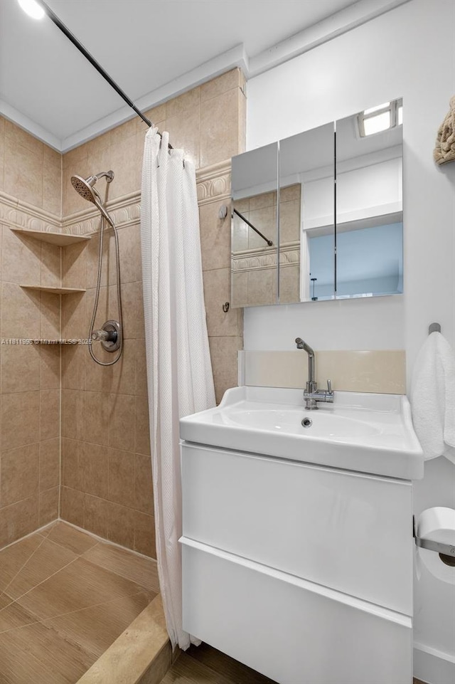 1314 SE 1st Ave, Fort Lauderdale, FL 33316 - full bath with a tile shower and vanity