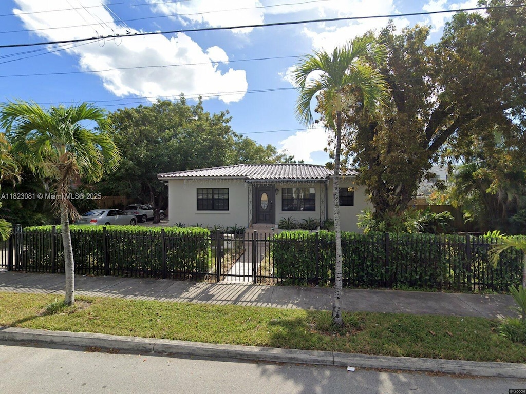 160 NW 39th St, Miami, FL 33127 - photo 1