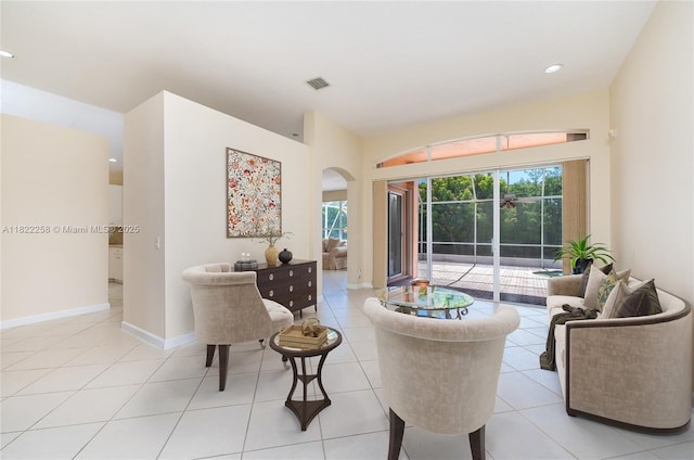 1001 SW 189th Ave, Pembroke Pines, FL 33029 - living area featuring arched walkways, light tile patterned flooring, and recessed lighting