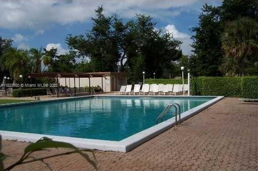 3100 W Rolling Hills Cir Unit 101, Davie, FL 33328 - view of community pool