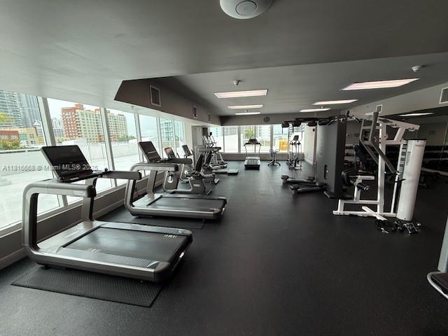 275 NE 18th St Unit 402, Miami, FL 33132 - view of gym