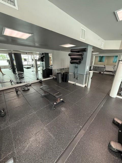 275 NE 18th St Unit 402, Miami, FL 33132 - view of gym