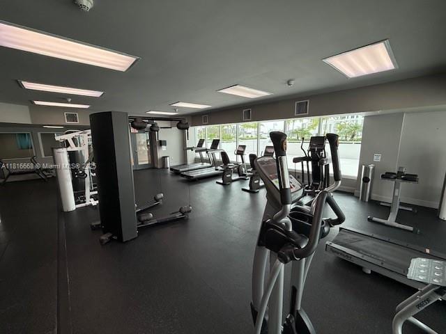 275 NE 18th St Unit 402, Miami, FL 33132 - view of exercise room