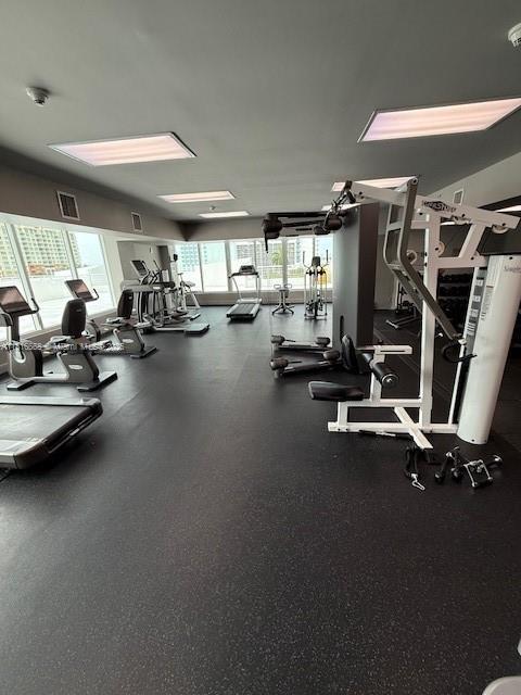 275 NE 18th St Unit 402, Miami, FL 33132 - view of gym