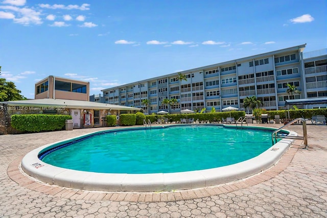 215 SE 3rd Ave Unit 405C, Hallandale Beach, FL 33009 - view of community pool
