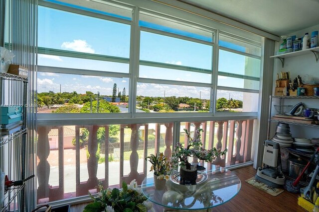 215 SE 3rd Ave Unit 405C, Hallandale Beach, FL 33009 - view of sunroom