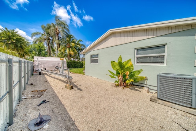 9104 SW 180th St, Palmetto Bay, FL 33157 - view of yard with a patio and an outdoor structure