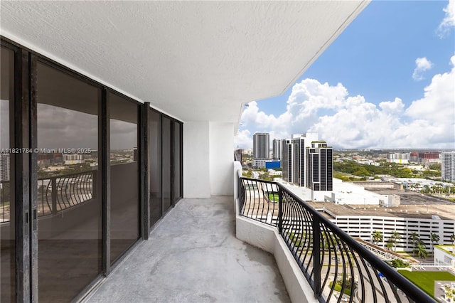 555 NE 15th St Unit 29F, Miami, FL 33132 - balcony featuring a view of city