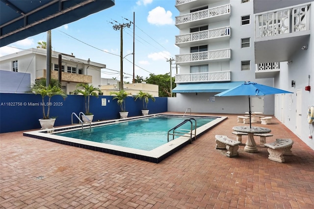 1020 Meridian Ave Unit 616, Miami Beach, FL 33139 - community pool with a patio