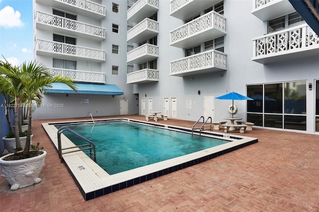 1020 Meridian Ave Unit 616, Miami Beach, FL 33139 - view of community pool