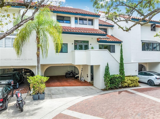 2000 S Bayshore Dr Unit 47, Miami, FL 33133 - view of property with decorative driveway
