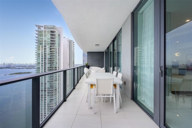 480 NE 31st St Unit 3802, Miami, FL 33137 - balcony featuring a water view and a view of city