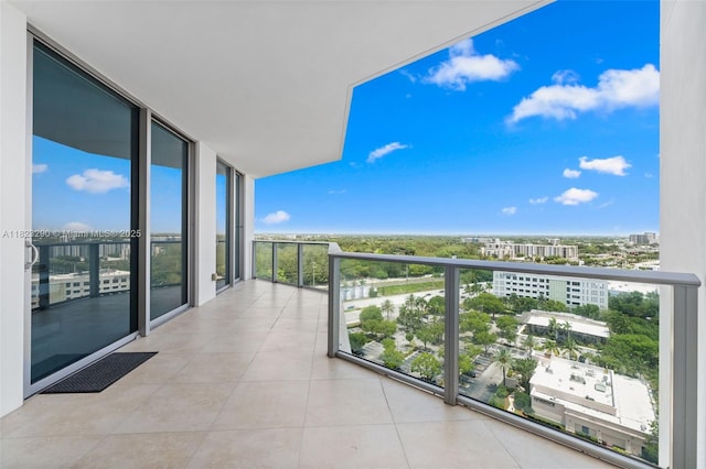 17301 Biscayne Blvd Unit 1704, North Miami Beach, FL 33160 - balcony with a view of city