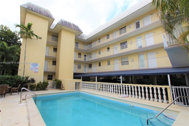 427 Santander Ave Unit 202, Coral Gables, FL 33134 - view of community pool