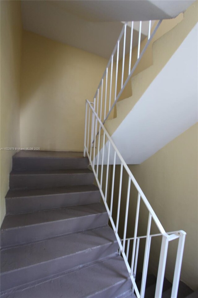 427 Santander Ave Unit 202, Coral Gables, FL 33134 - view of stairs
