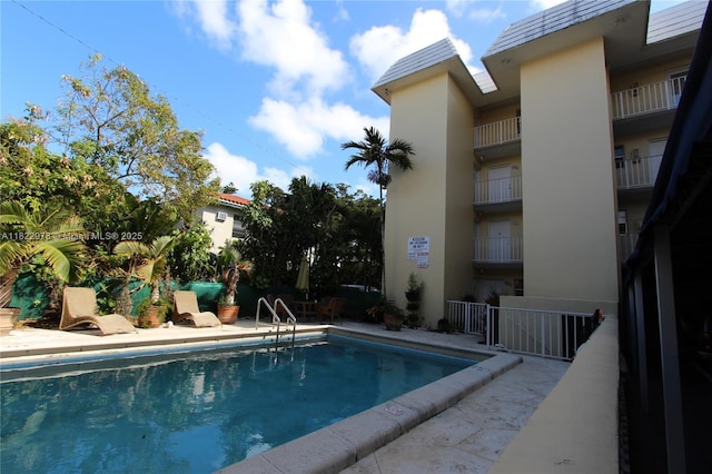 427 Santander Ave Unit 202, Coral Gables, FL 33134 - view of community pool