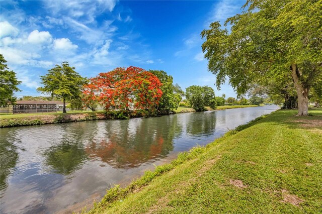 8861 SW 85th St, Miami, FL 33173 - water view
