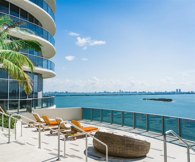 488 NE 18th St Unit 3105, Miami, FL 33132 - balcony featuring a water view and a city view