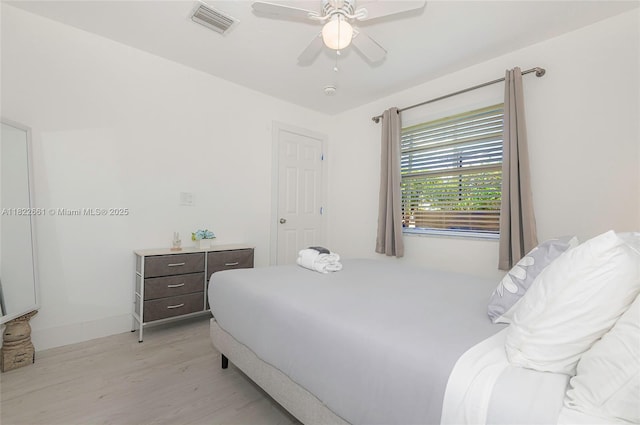 201 Columbus Pkwy, Hollywood, FL 33021 - bedroom with light wood-style flooring and a ceiling fan