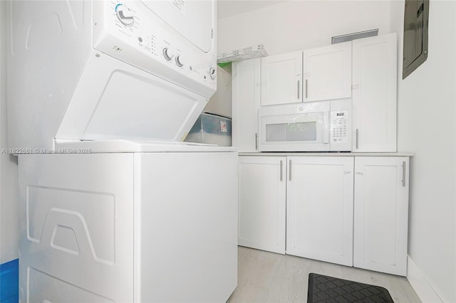 201 Columbus Pkwy, Hollywood, FL 33021 - laundry area with cabinet space