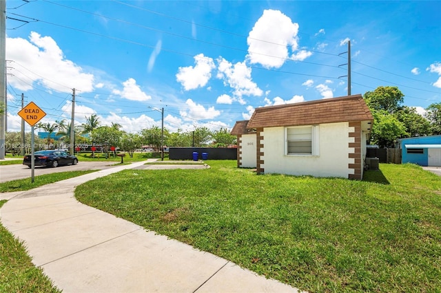 201 Columbus Pkwy, Hollywood, FL 33021 - view of green lawn