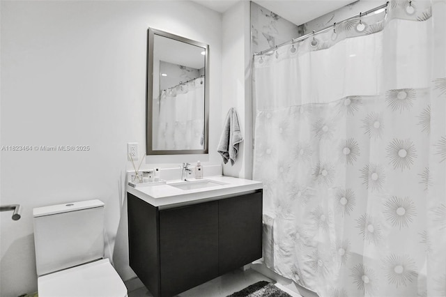 851 NE 1st Ave Unit 2204, Miami, FL 33132 - full bathroom featuring vanity and a shower with curtain