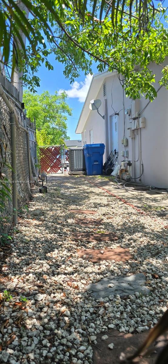 7740 NW 34th St, Davie, FL 33024 - photo 16