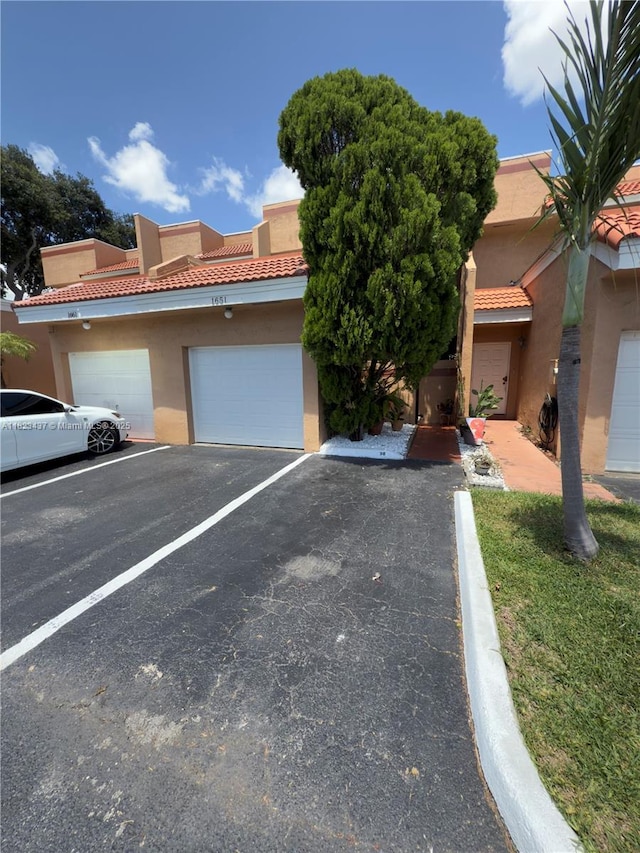 1651 SW 120th Ave, Pembroke Pines, FL 33025 - multi unit property featuring a tile roof and stucco siding