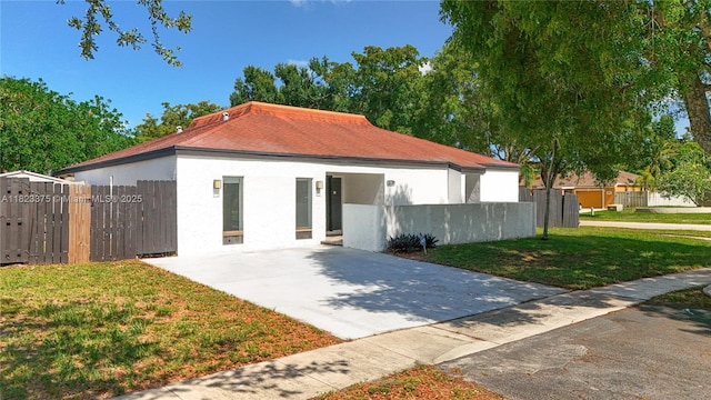4996 SW 95th Ave, Cooper City, FL 33328 - view of front facade with driveway and stucco siding