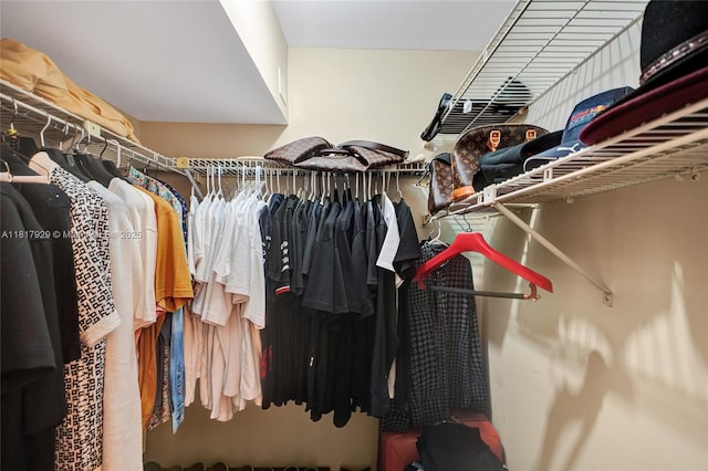 20225 NE 34th Ct Unit 1014, Aventura, FL 33180 - view of spacious closet