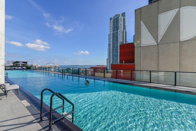 398 NE 5th St Unit 2407, Miami, FL 33132 - view of community pool