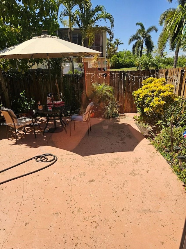 2423 NE 10th St Unit 154, Hallandale Beach, FL 33009 - view of patio / terrace
